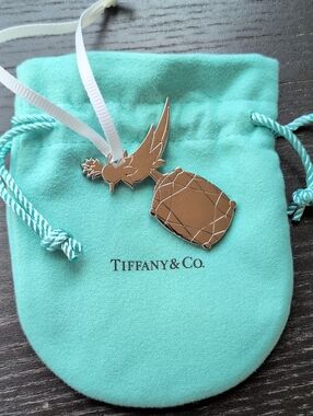 Tiffany & Co. Kids Blue Drawstring Pouch with Gold Charm Set